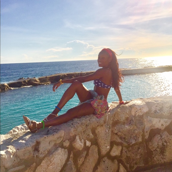 Meet your Posher, Bk - Picture 1 of 1